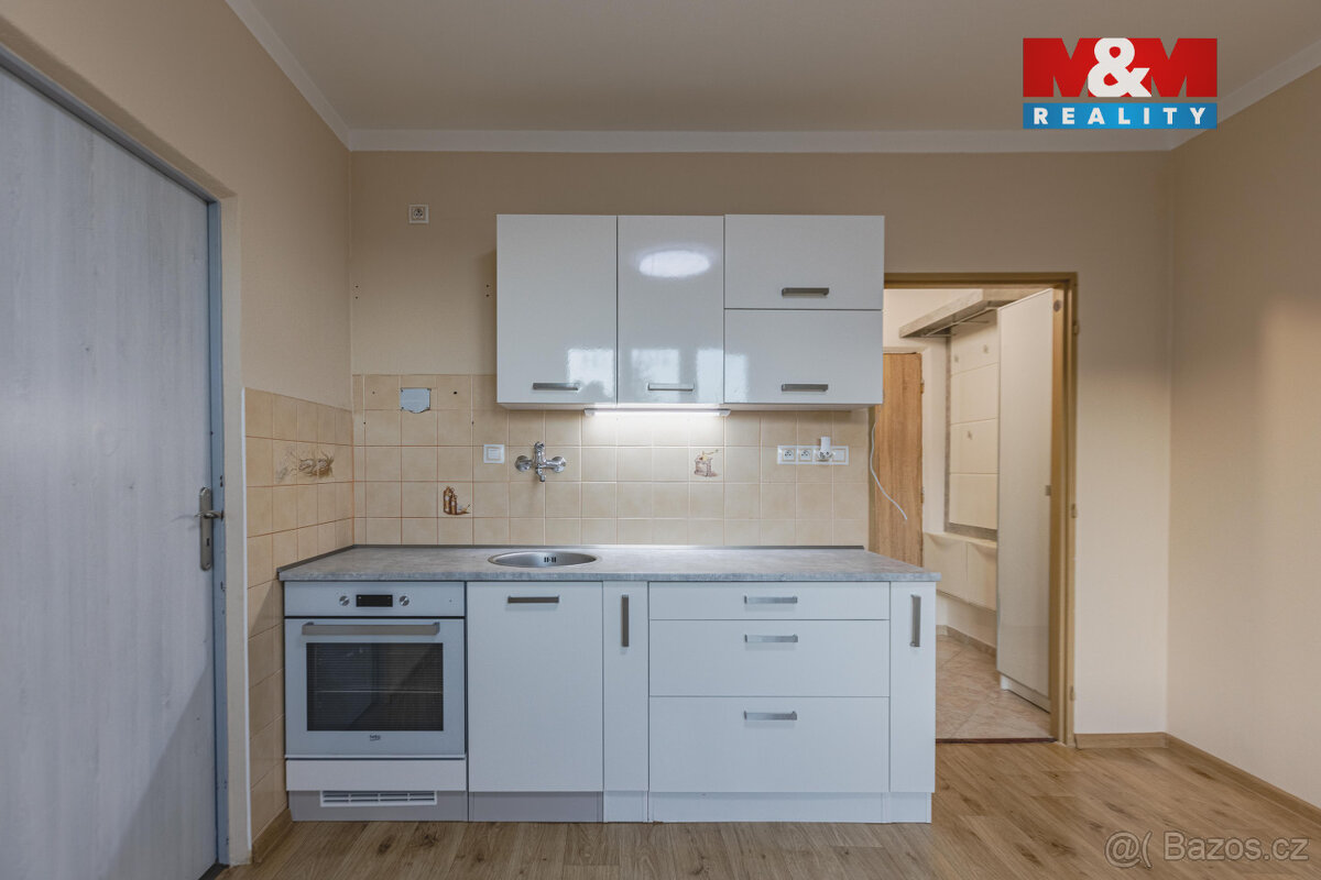 Prodej bytu 1+1, 36 m², Klatovy, ul. Pod Hůrkou - 5