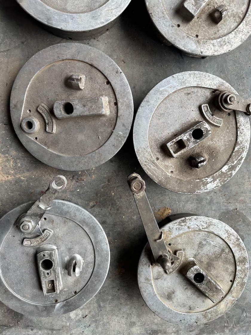 Predám brzdový štít s nápisom usable range JAWA 350 ČZ 175 - - 5