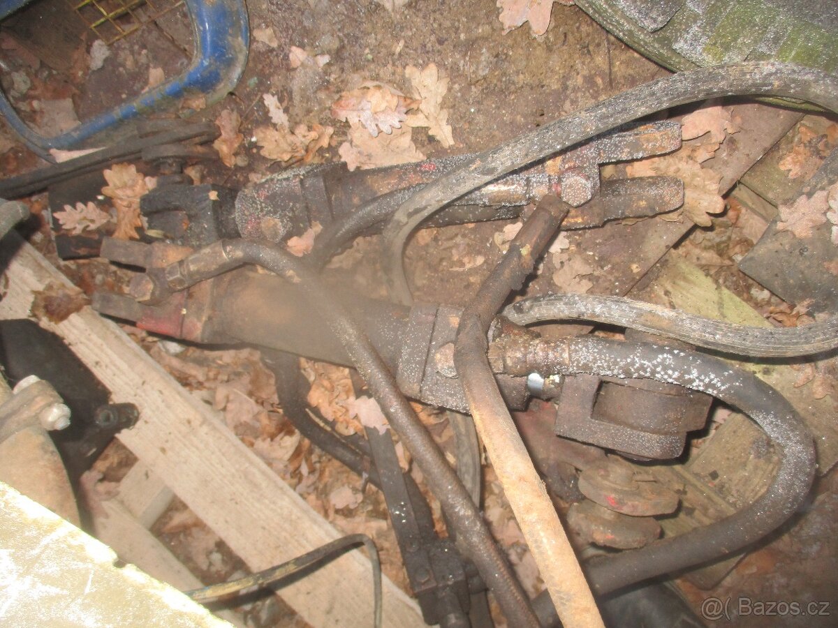 hydraulické pístnice a další hydraulika - 5