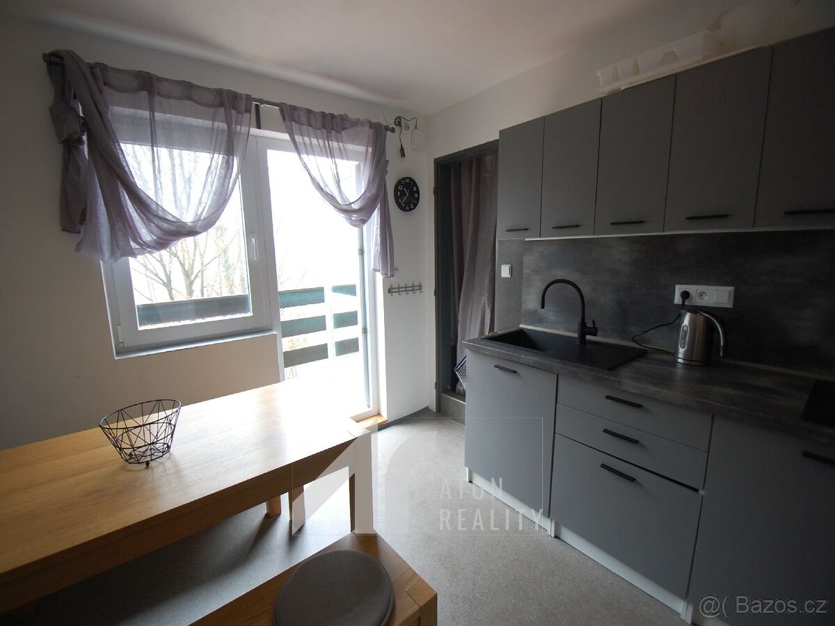 Bítov - rekreační chata podlahová plocha 100 m2 - vhodné na - 5