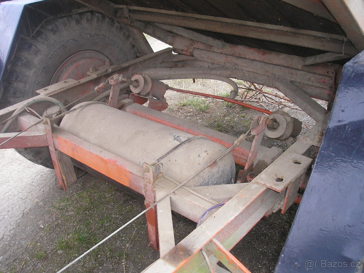 Prodám sklápěcí káru za traktor. - 5
