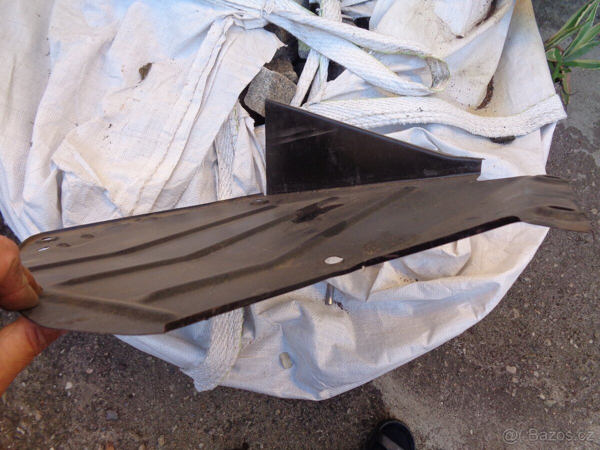 Škoda 120GLS Garde nový plech pod motor na olejový chladič - 5