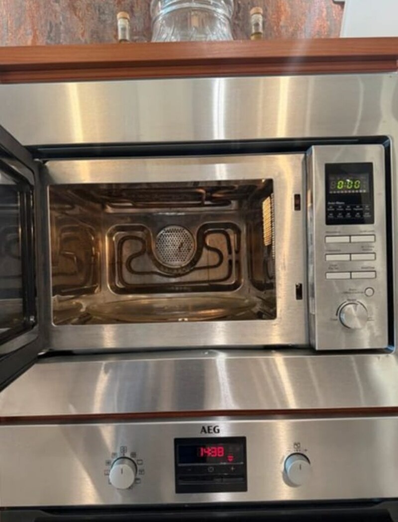 Luxusní vestavěná kuchyně se spotřebiči,5900 - 5