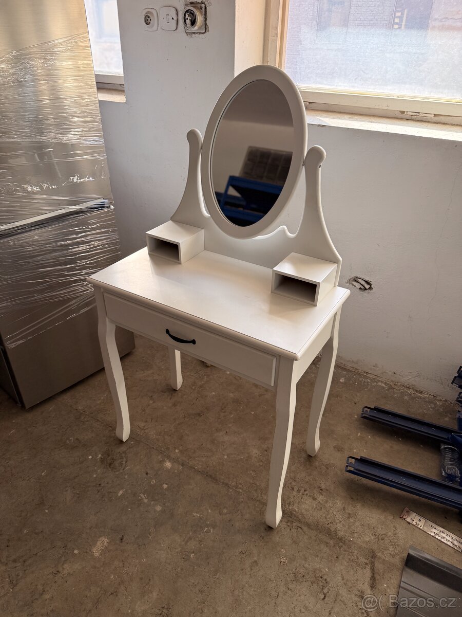 Kosmetický stolek se zrcadlem - 5