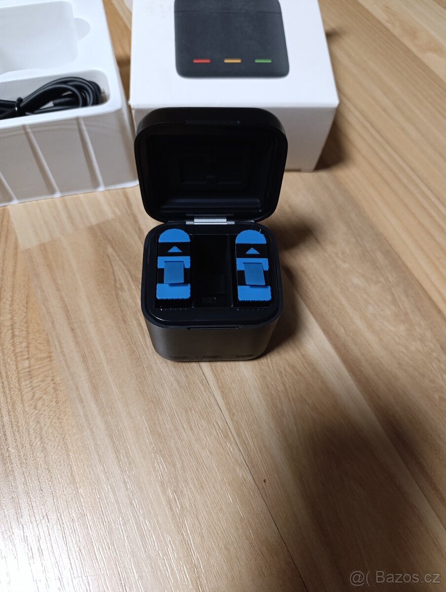 Trojitá nabíječka baterií TELESIN - 5