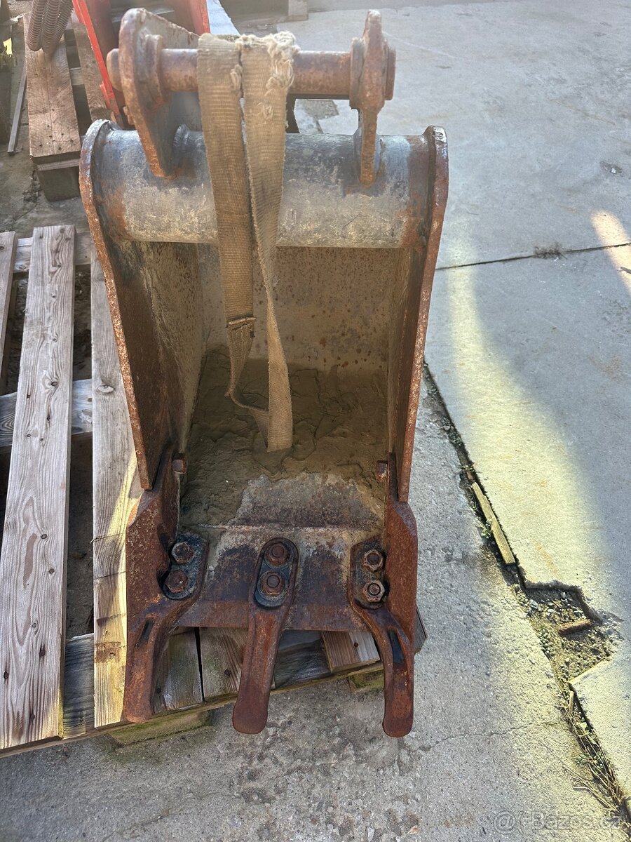 Prodám lopatu JCB 2CX - 5