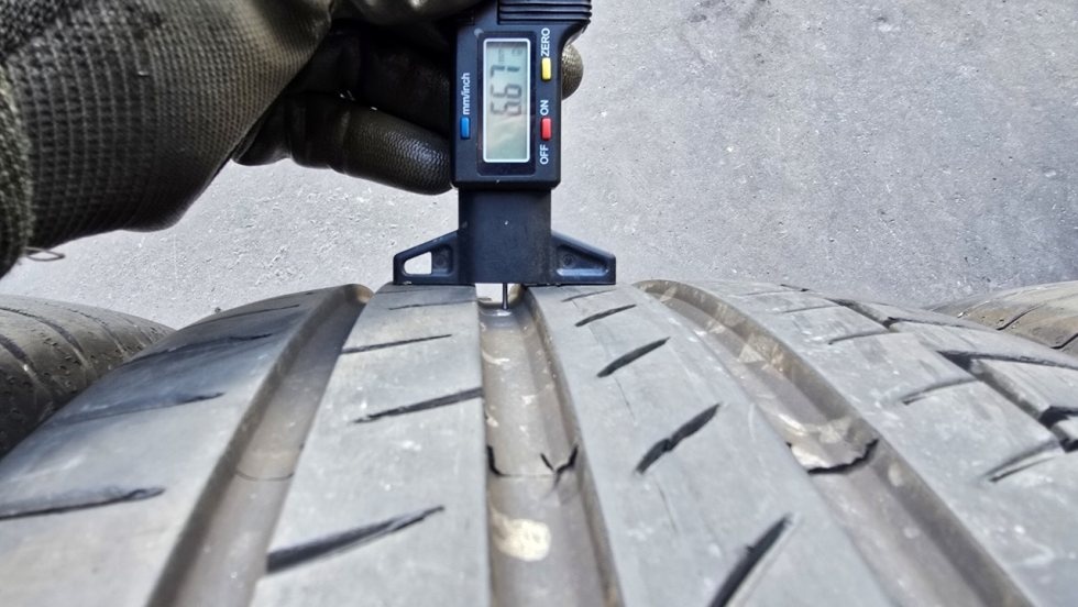 Letní pneu 235/50/19 Continental - 5