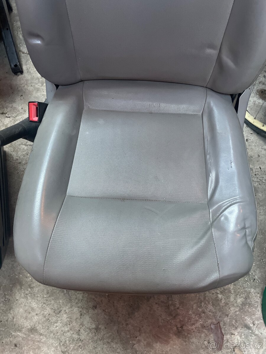 Přední sedadla VW Transporter t5 - 5