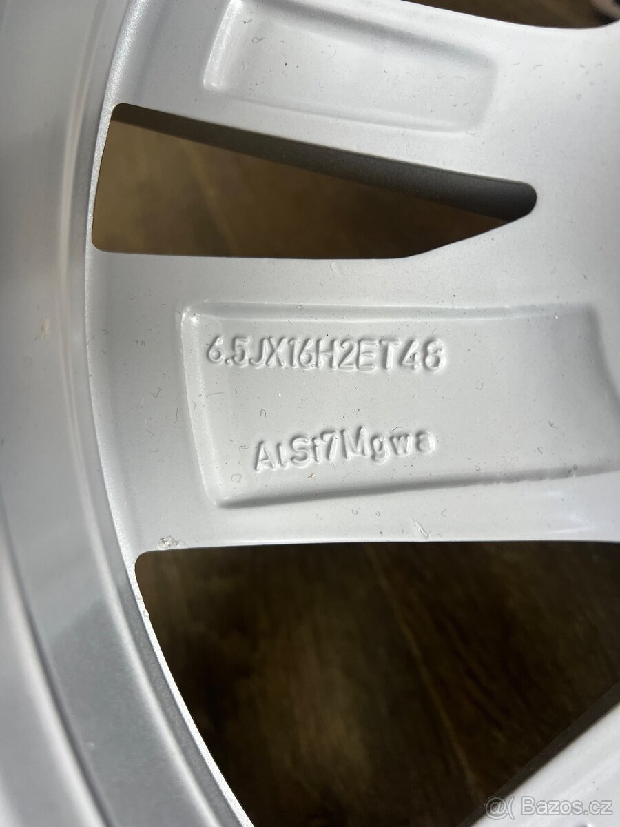 Vw Touran 5TA025Q číslo dílu originál díl. Noví disk+pneu - 5