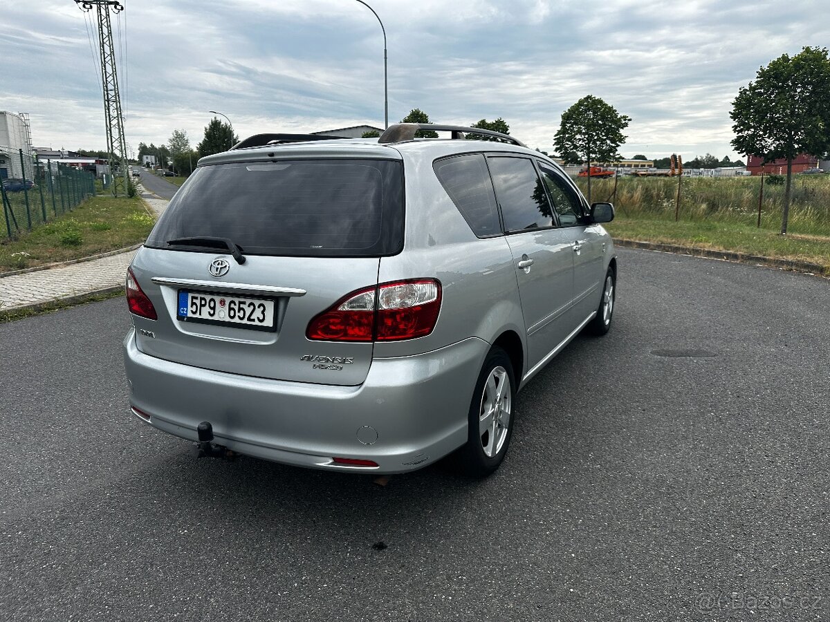 TOYOTA AVENSIS VERSO 2.0 110kW - 5