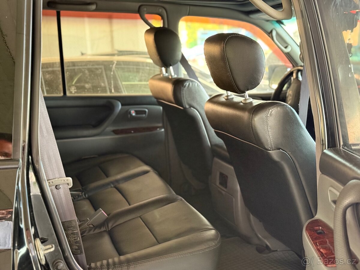 Toyota Land Cruiser 100
