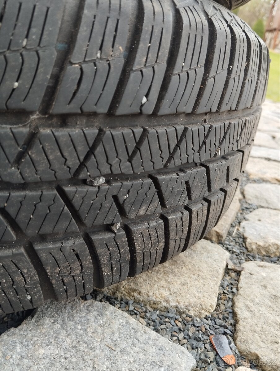 Zimní sada 5x114,3 r15x6j ET 39, 195/65/15 Polaris 5 7, 5mm - 5