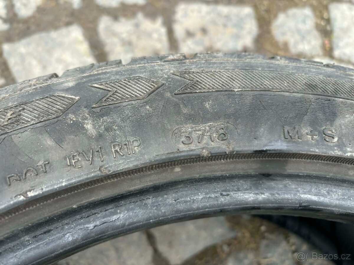 prodám 2x Zimní pneu Minerva 245/40 R19 - 5