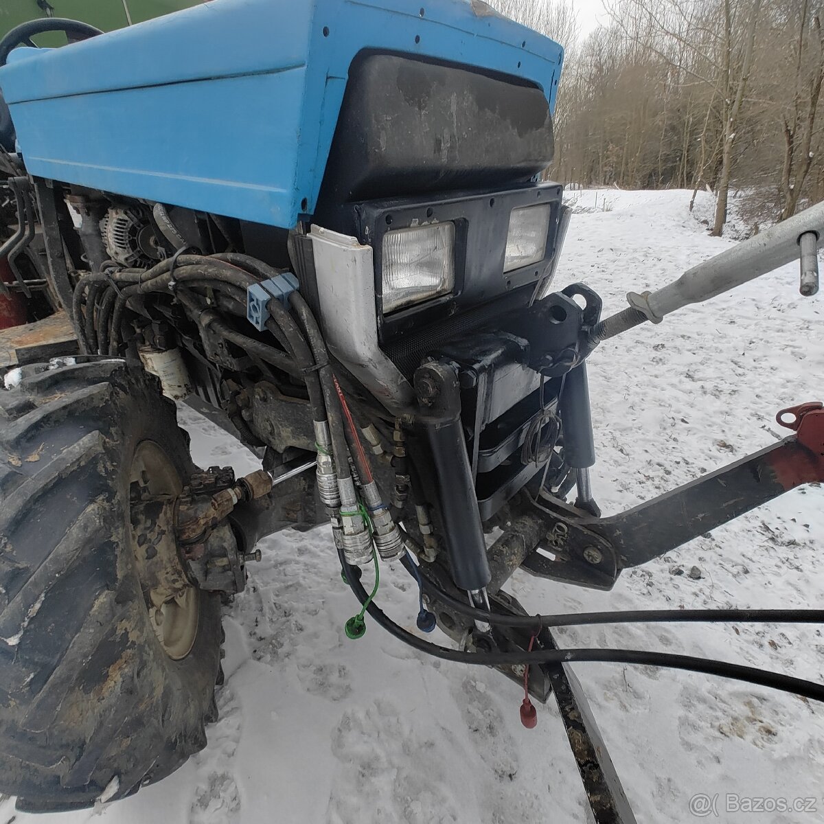 Traktor tovární MF 4x4 - 5