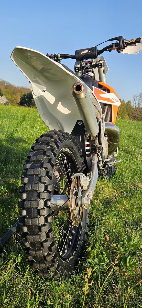 Prodám Motokrosový speciál KTM 300 SX 2020 najeto 65mth