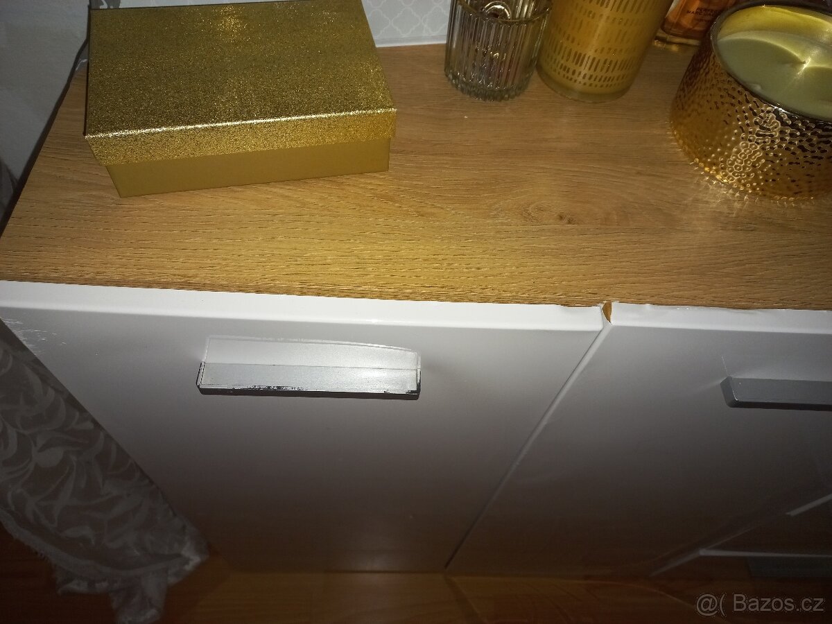 PRODÁM KOMODU - 5
