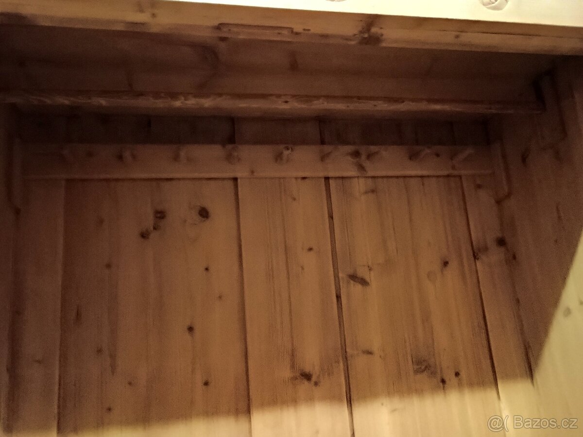 stará šatní skříň se zrcadlem - 5