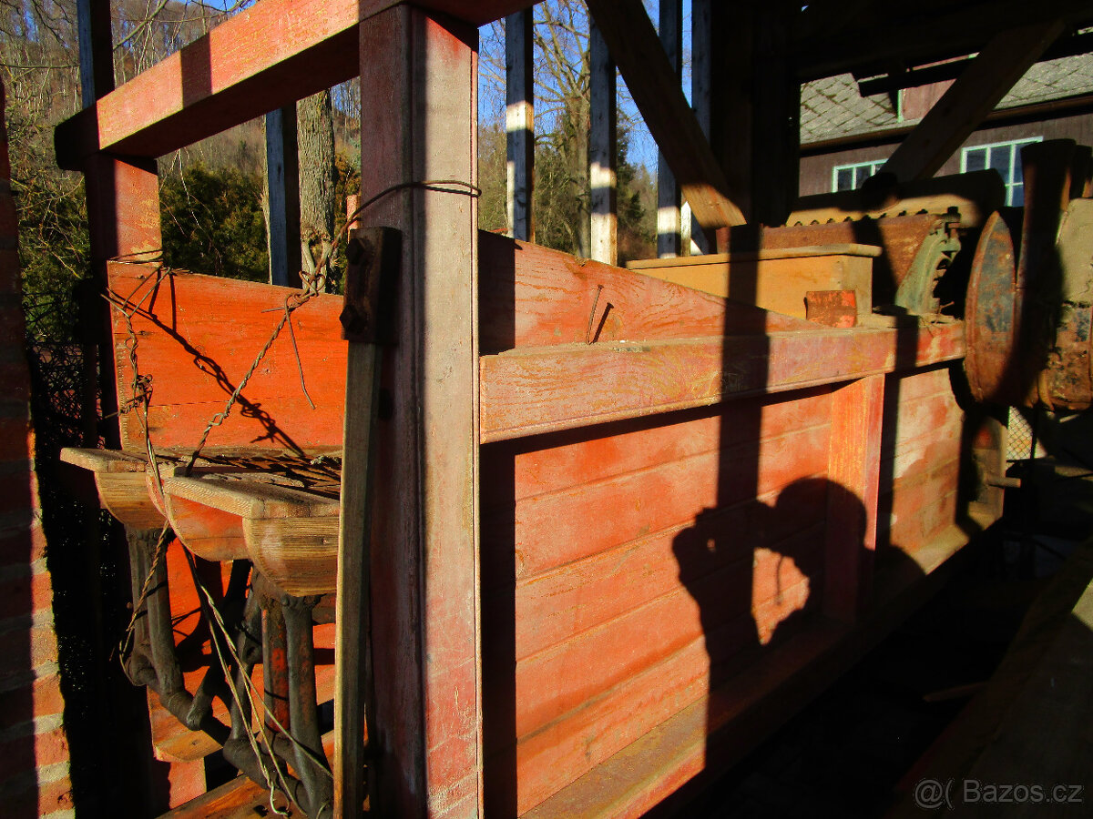 2X stará mlátička. - 5