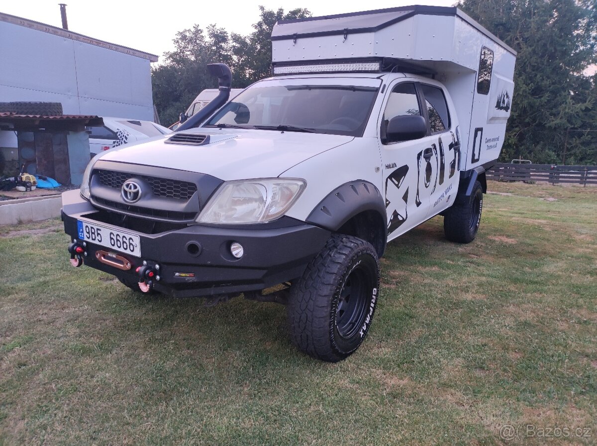 Toyota Hilux camper offroad obytné obytná nástavba