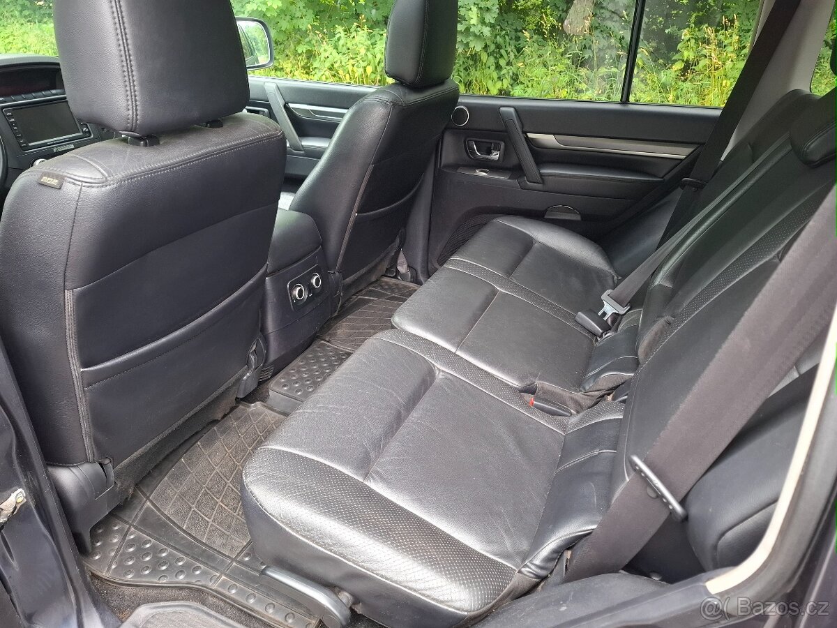 Mitsubishi Pajero 3.2 DiD , 7 míst - DPH - 5
