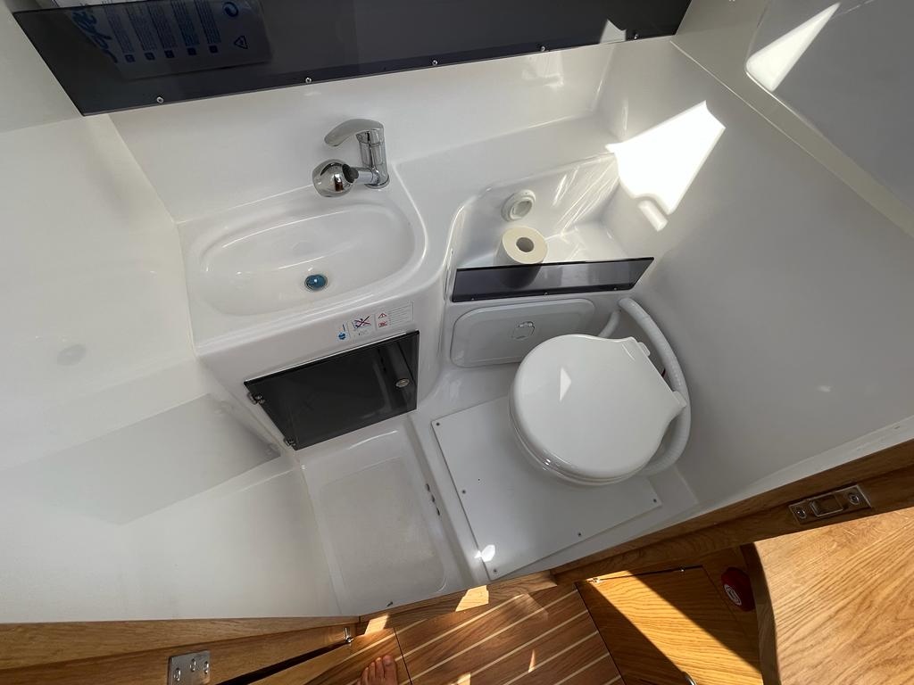 POUŽITÁ loď Laguna700 Cruiser r.v.2023+Mercury F30 - 5