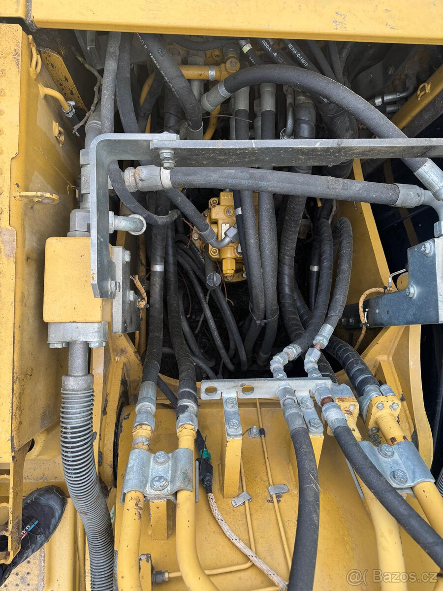 Pásový bagr Caterpillar 315D - 5