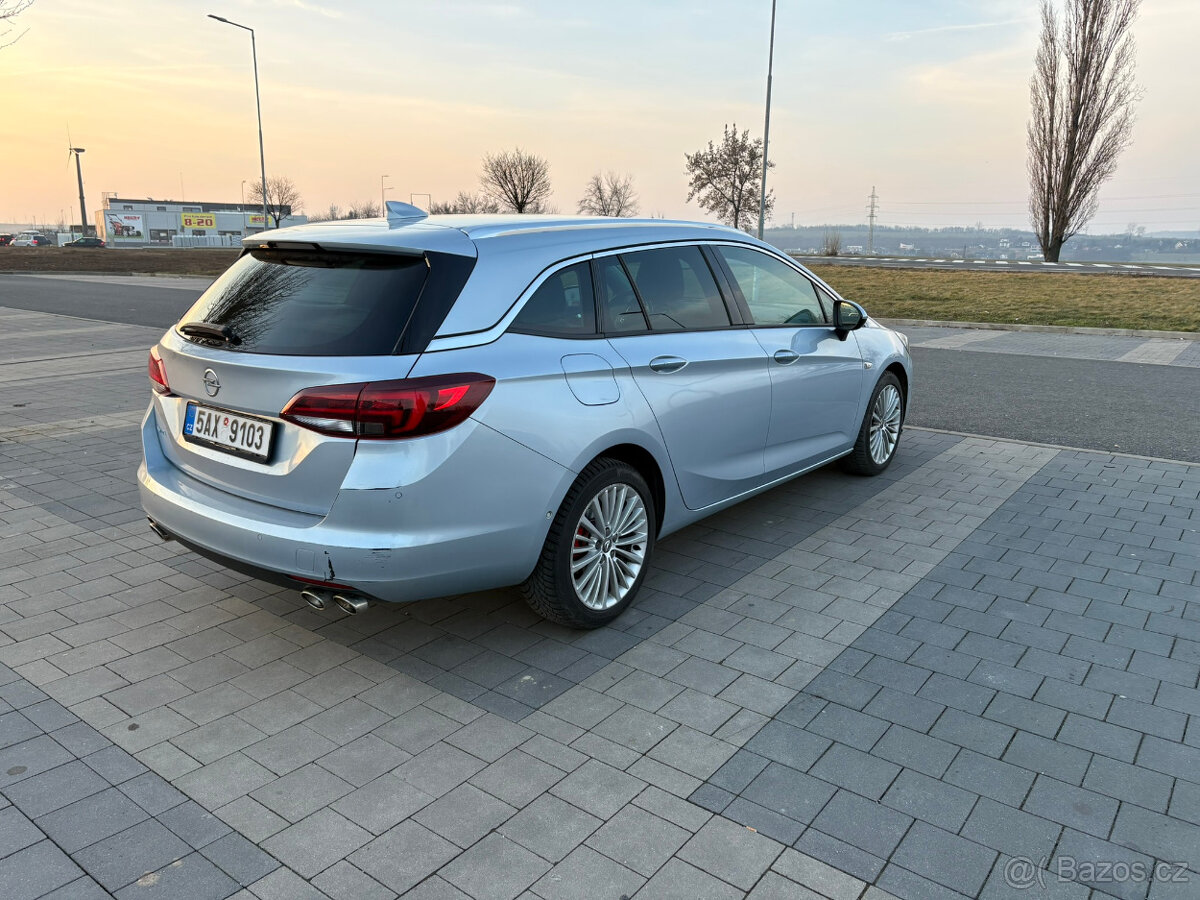 Opel Astra Sports Tourer+ 12/2016 - plná výbava - 5