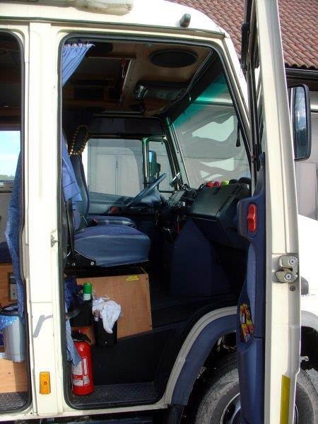 karavan Mercedes Vario 614 - 5