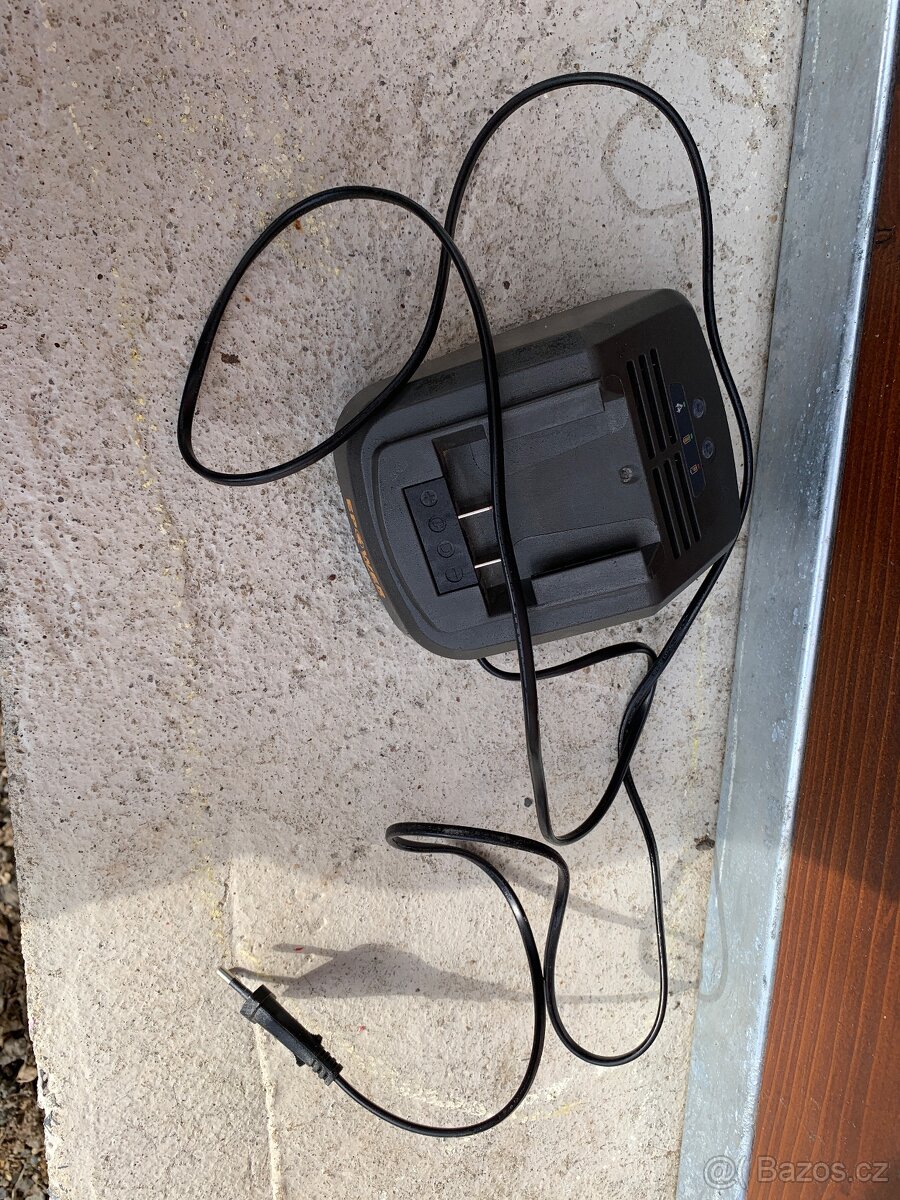 Sekačka AKU strunová STIGA - 5