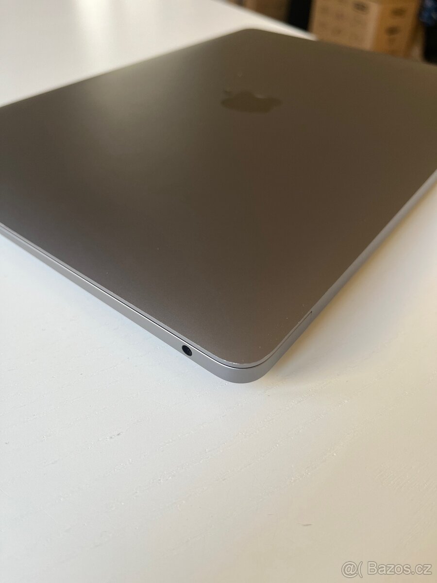 MacBook Air 13'' - M1 / 8 GB RAM / 256 GB - 5