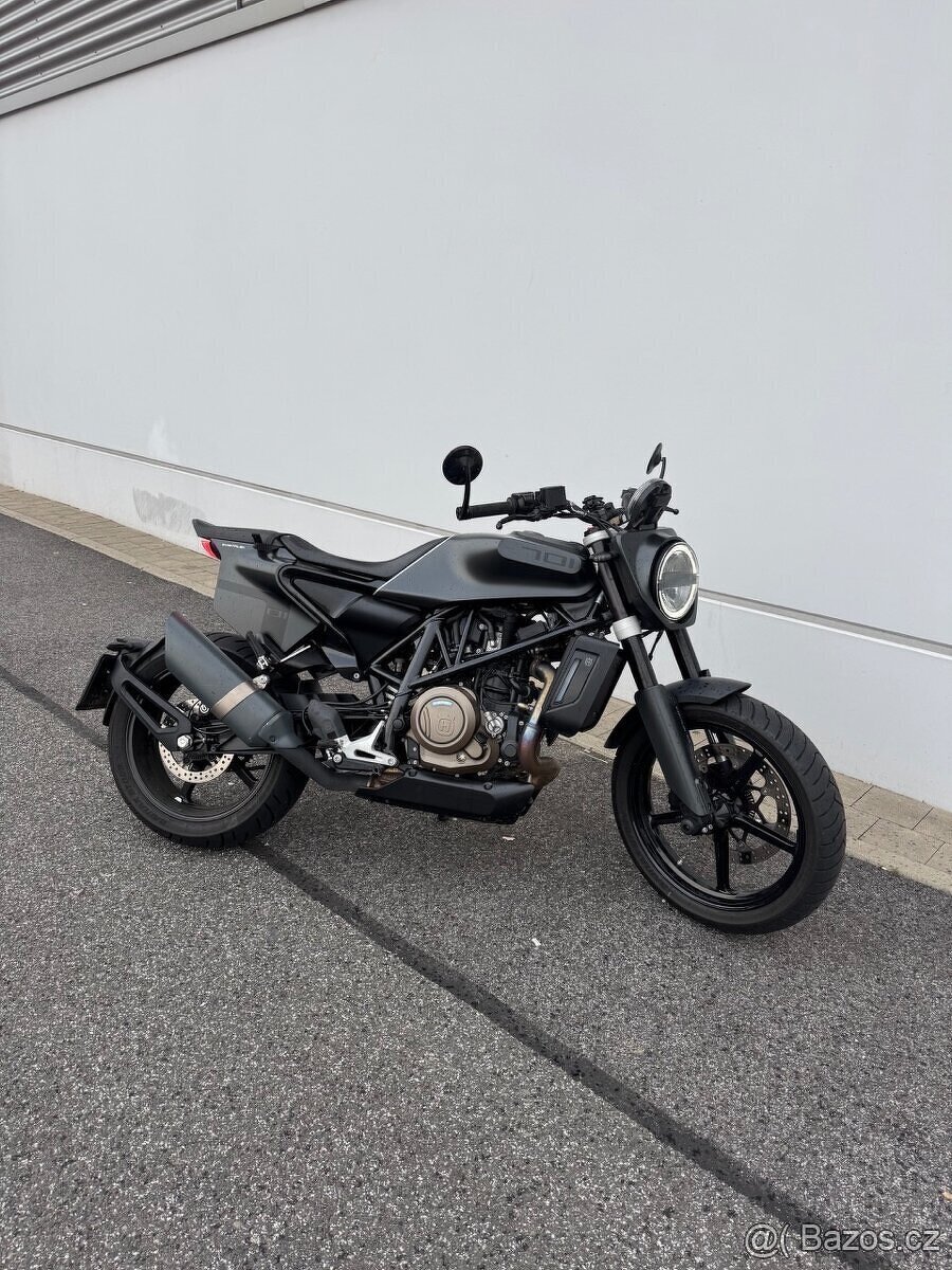 Husqvarnu Svartpilen 701 - 5