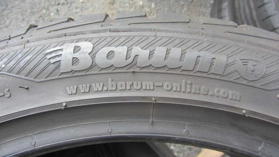 Letní pneu 245/40/18 Barum - 5