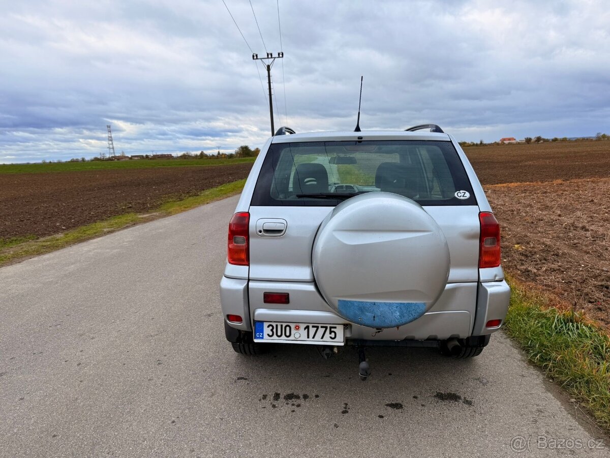 TOYOTA Rav4 2.0 D4D 4x4 - 5