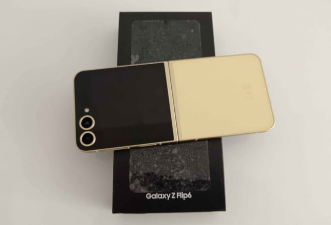 Nový Samsung Z Flip 6 - 5