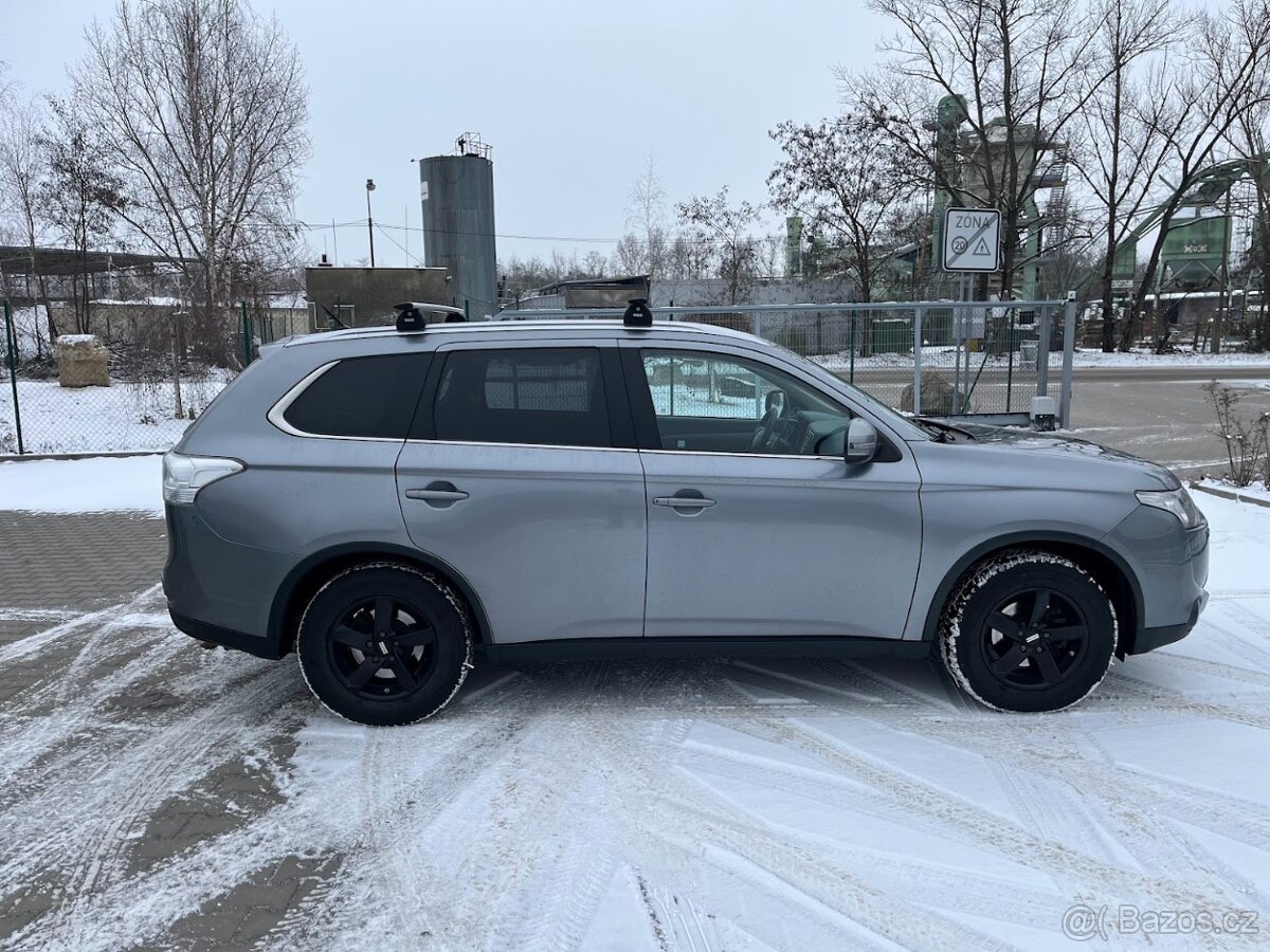 Mitsubishi Outlander, 2.2 D, automat, 4x4, 1.majitel - 5