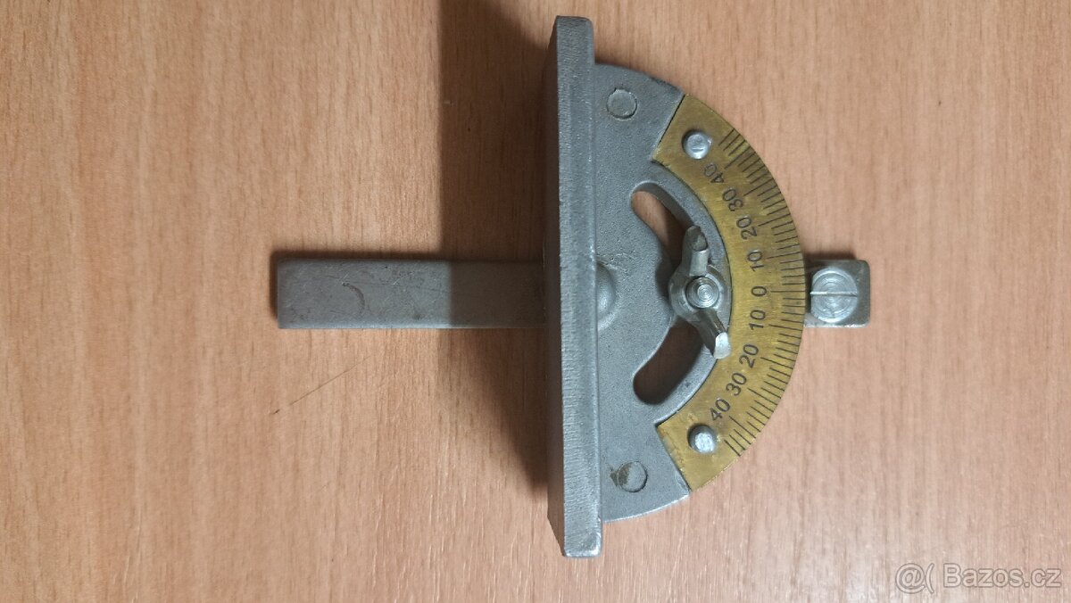 Stavitelný úhloměr - 5