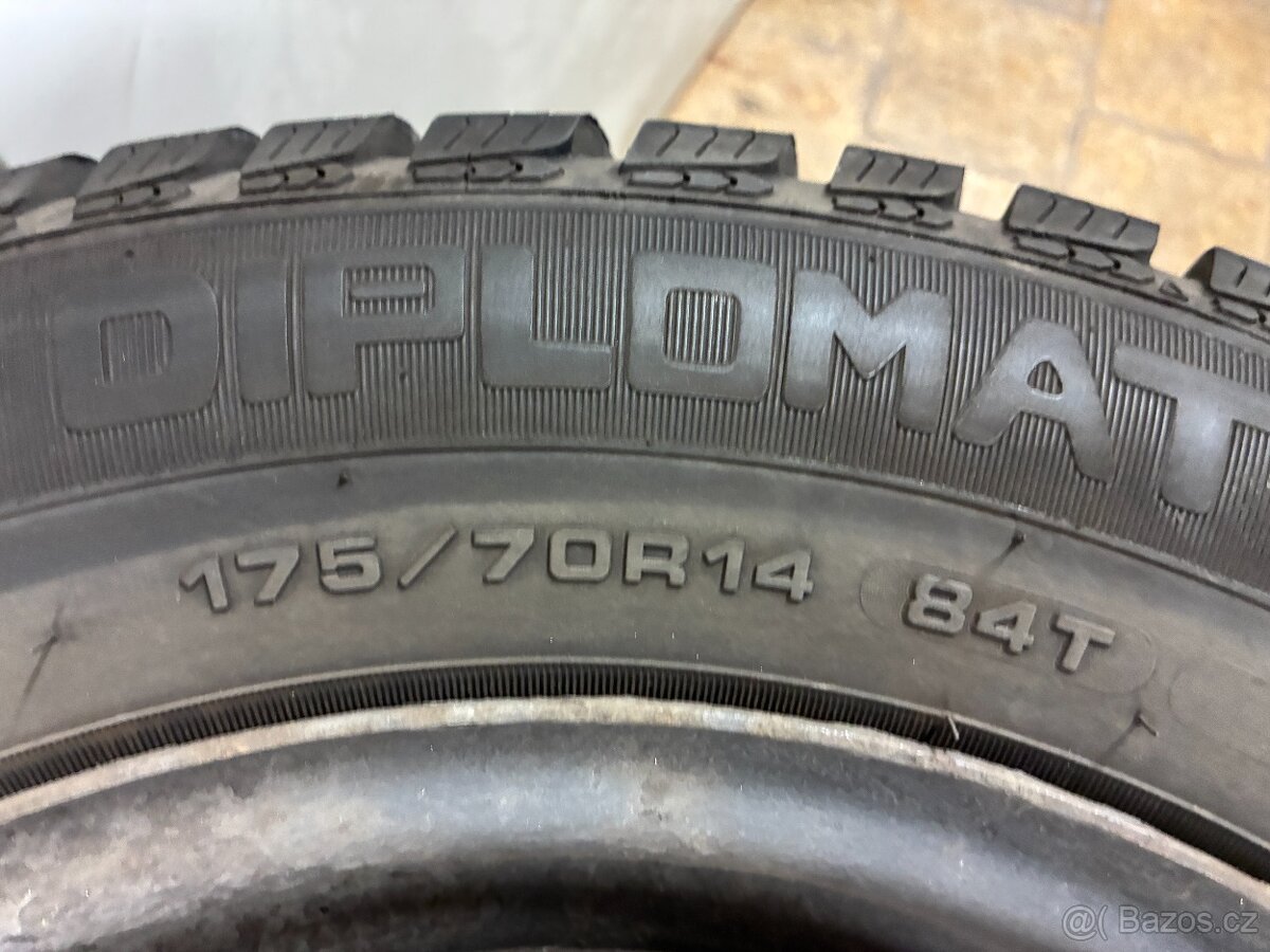 Zimní pneu Hyundai i20 + plechový disk, cena za 1 ks - 5