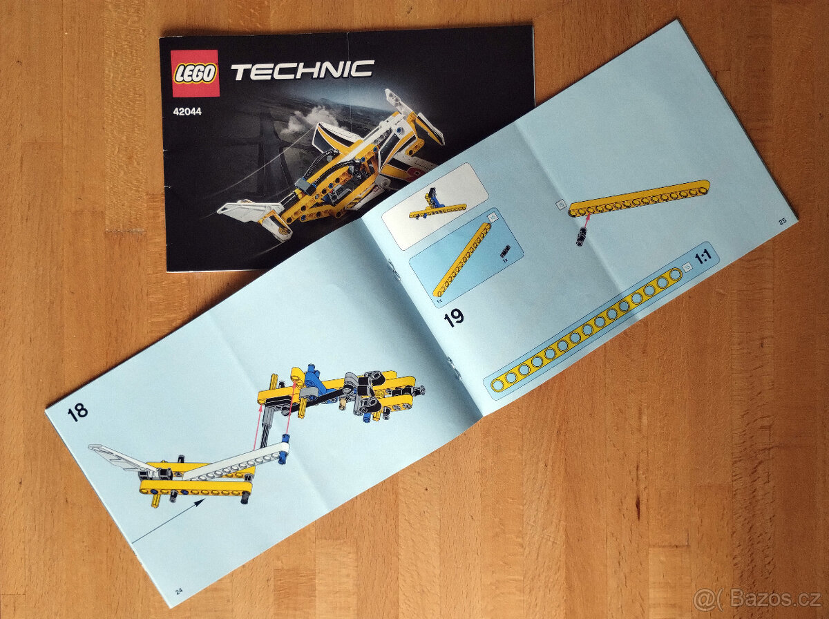 lego 42044 / Technic / Výstavní akrobatická stíhačka - 5