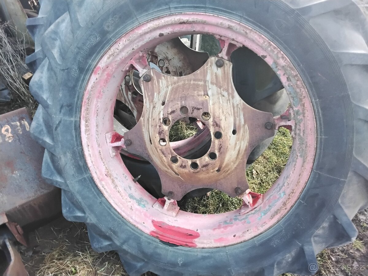 Polokultivační kola 12,4/11-32 - 5