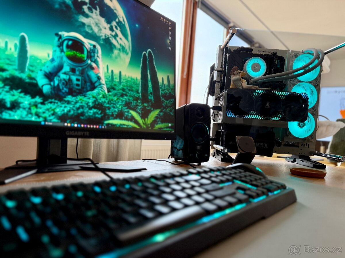 Prodám výkonný herní pc setup z rtx 4080 - 5