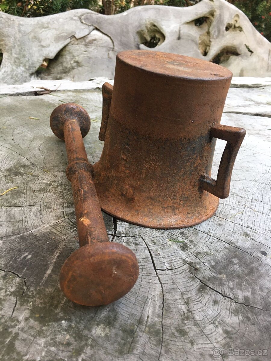 Hmoždíř litinový s tloukem - 5