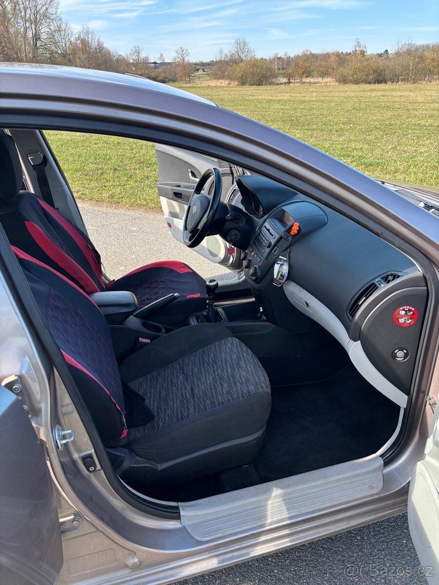 Kia CEE ´D 1,4 CVVT 80 kw - 5