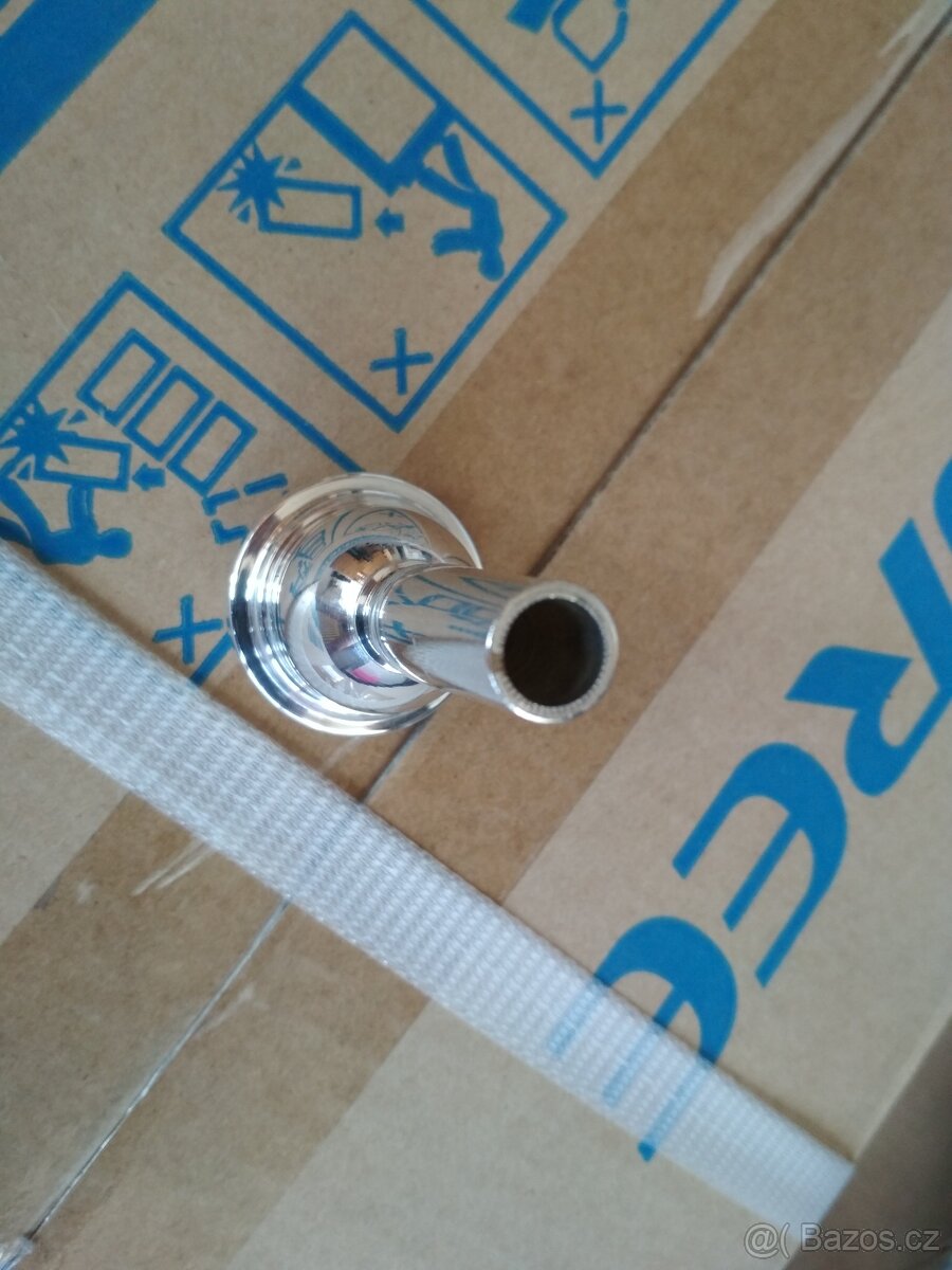 Prodám nátrubek Vincent Bach 6 a 1/2 AL, velká stopka - 5