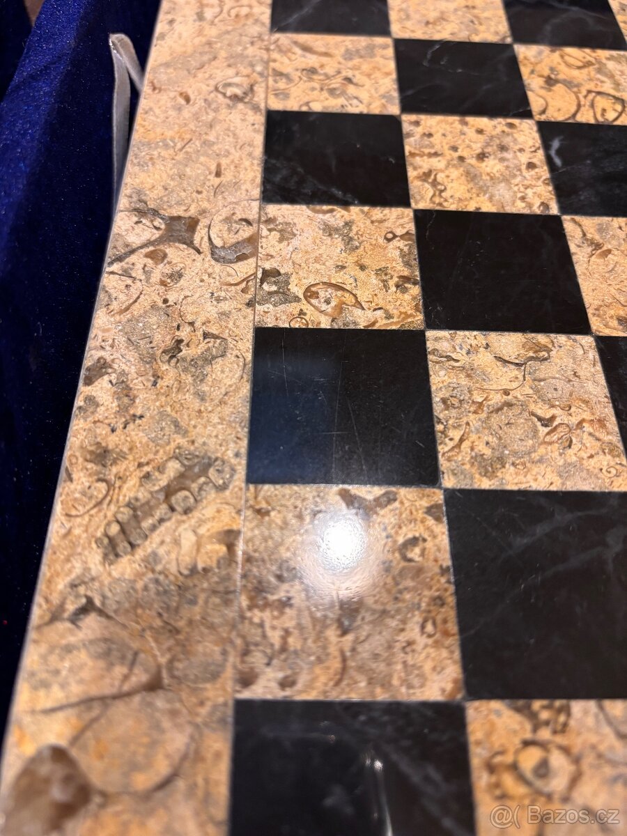 Šachy z fosilií, ruční práce - 5