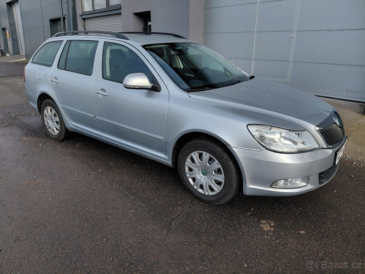 OCTAVIA II 1.6TDi 77kW COMBI r10 180000 km TAŽNÉ CLIMATRONIC - 5