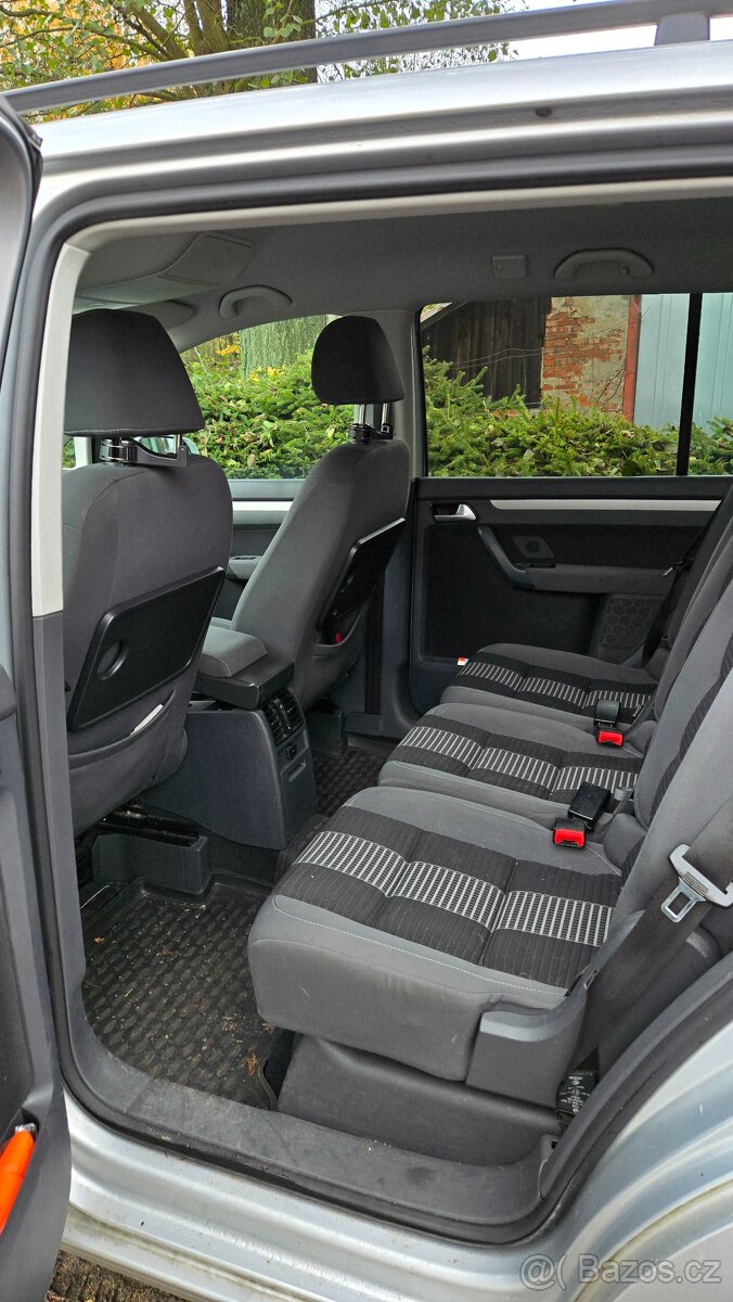 VW Touran 2.0 - 5