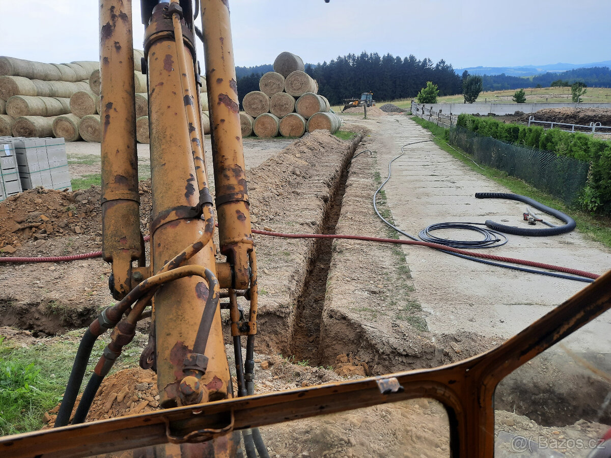 Bělorus traktorbagr - 5