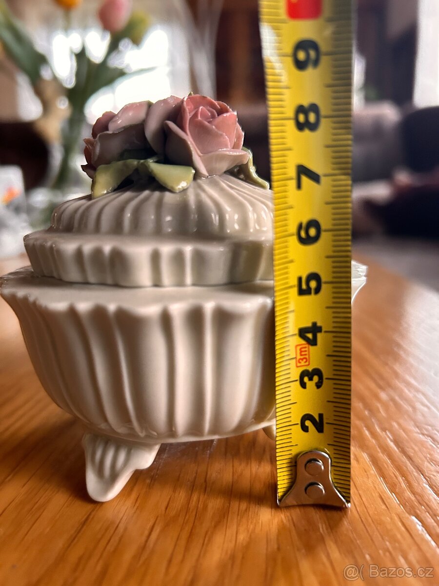 Starožitná dózička s růžemi - 5