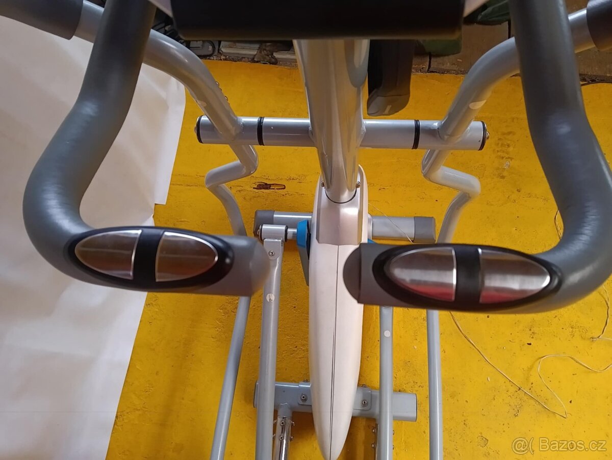 Špičkový eliptický trenažer Energetics ET312 - 5