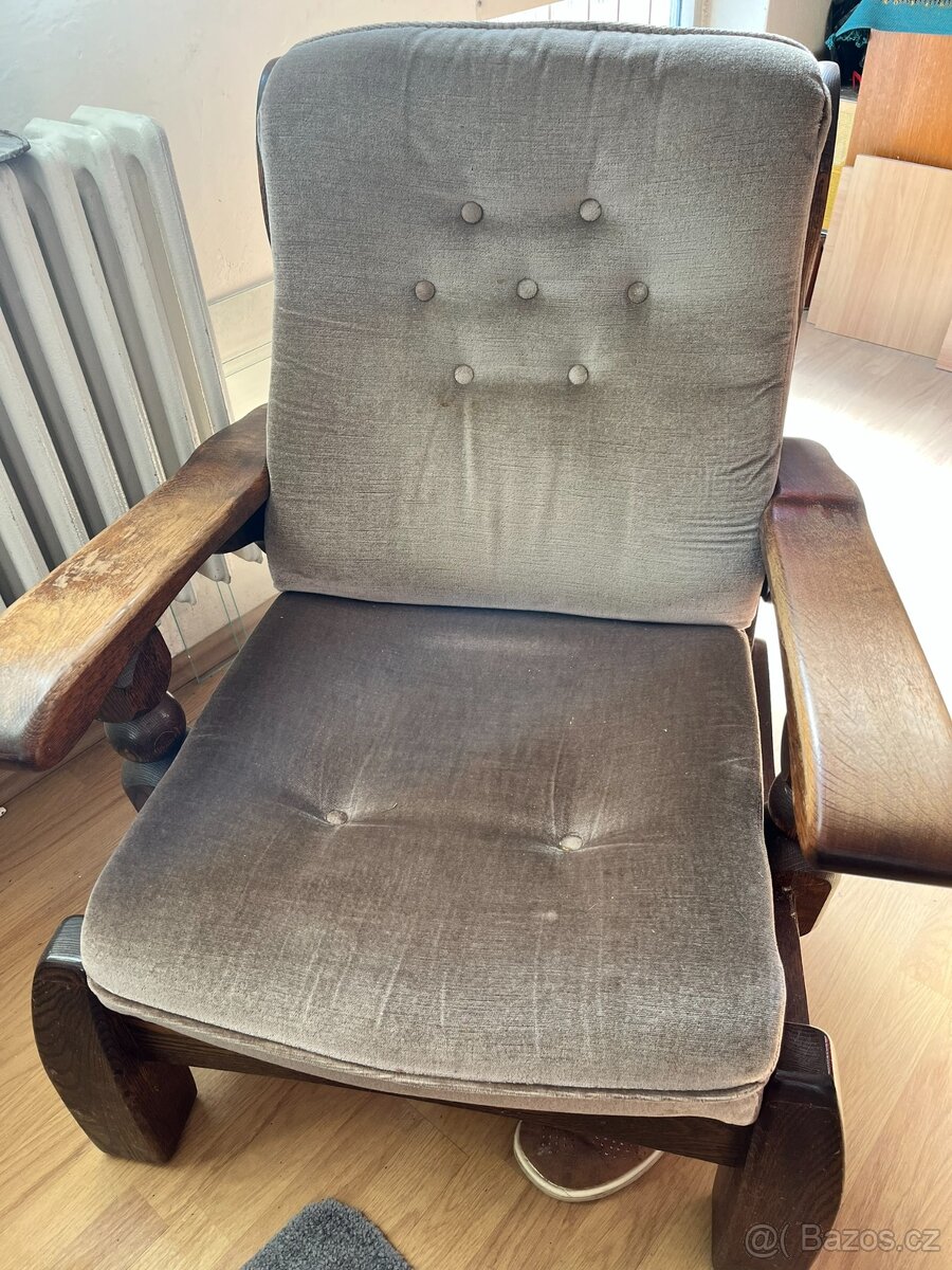 Starší sedací souprava – gauč + 2 křesla - 5